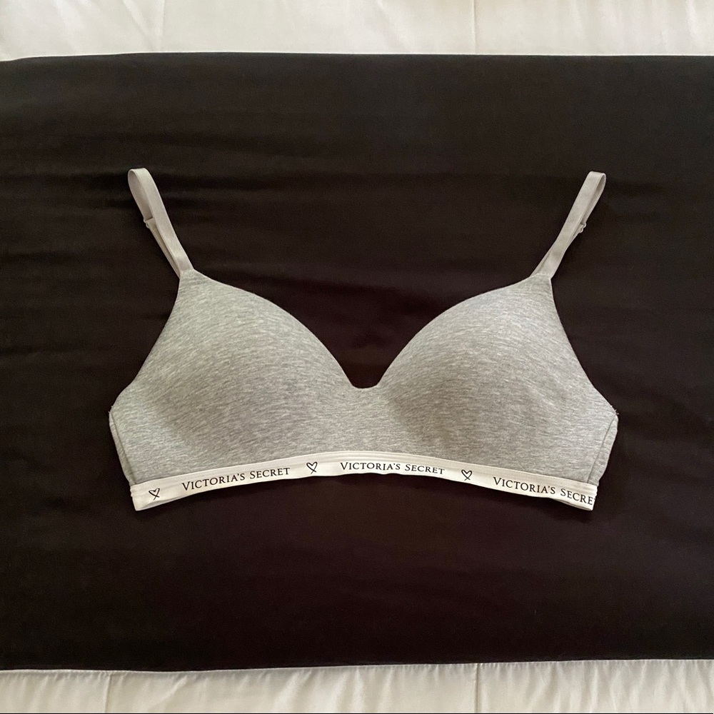 Victoria’s Secret t-shirt bra